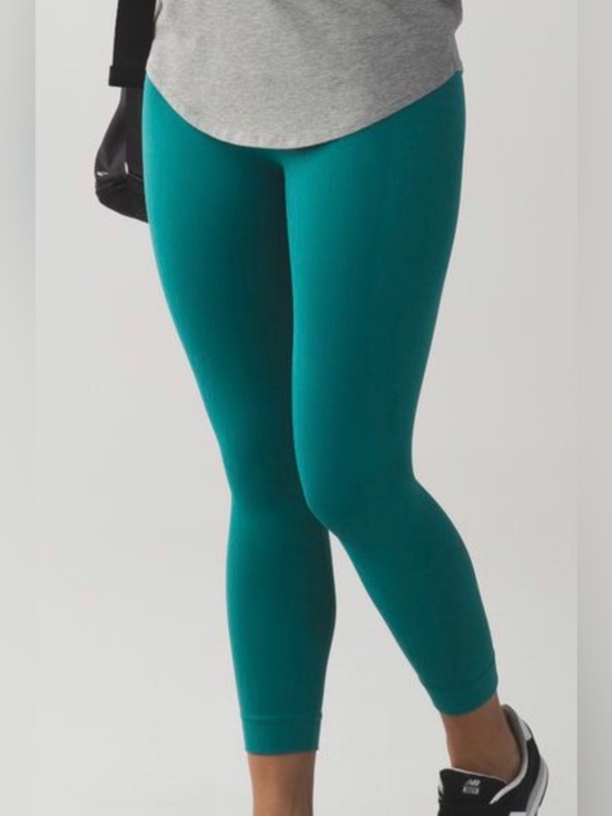 lululemon athletica Pants - Lululemon Zone in Crop 21” Inseam in Forage Teal, women’s size 2 *read info*